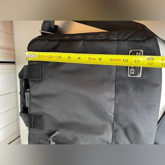 Ogio Computer Tablet Shoulder Bag Padded Insert Pockets Organizational - Picture 6 of 7